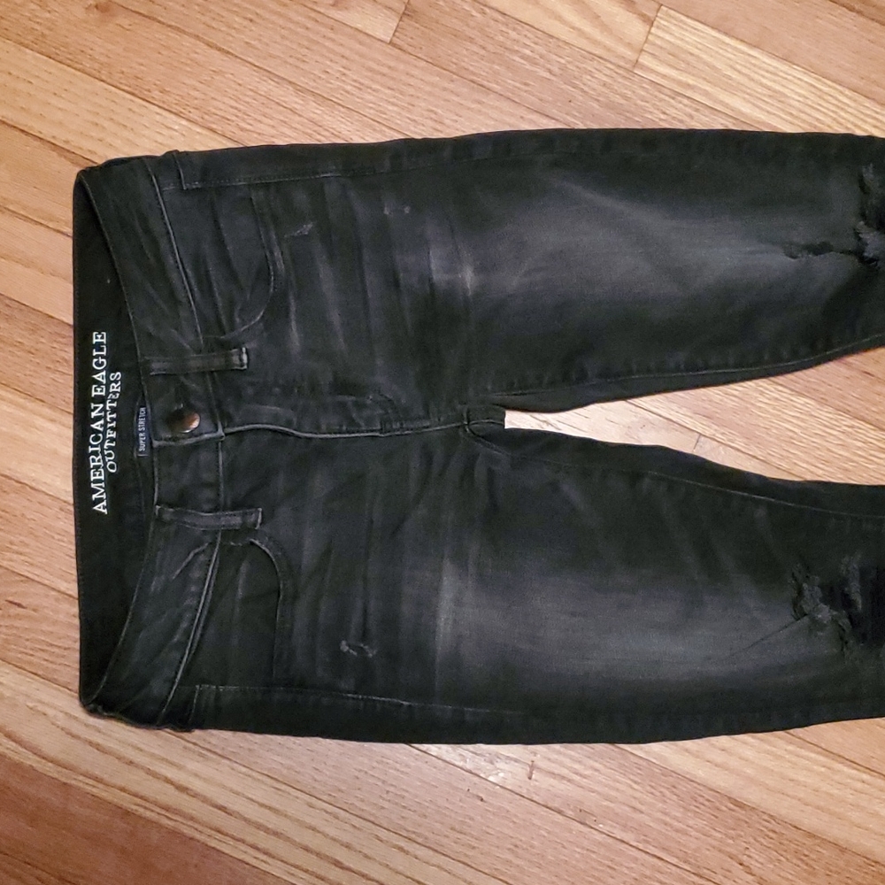 American Eagle Outfitters black distressed jegging Sz 2 - Picture 2 of 8